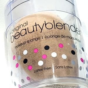 ✨ HOST PICK ✨ Nude BeautyBlender makeup sponge.